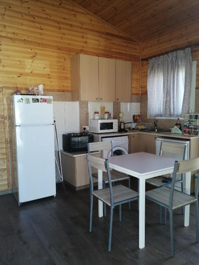 Wooden Apartment , Agia Marina Chrysochous Kato Yialia Exterior photo